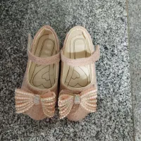 فروش کفش دخترانه در حد نو کم استفاده شده|کفش و لباس بچه|برازجان, |دیوار