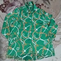 تعدادی شومیز زنانه|لباس|ساری, |دیوار