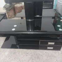 زیر تلویزیون شیشه ای