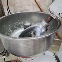 خمیر زن 8 کیلویی در حد نو