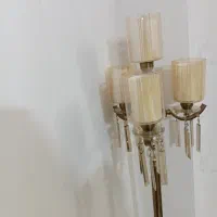 کنار سالنی|چراغ خواب و آباژور|مهاجران, |دیوار