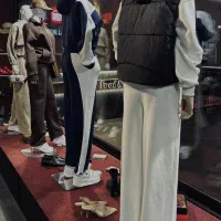 به چند همکار آقا وخانم مجرب فروشندگی درانزل مال