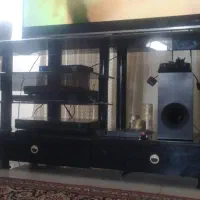 میز تلویزیون با تلویزیون