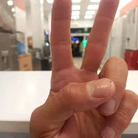 آموزش و پرورش به آغوش کشیدن