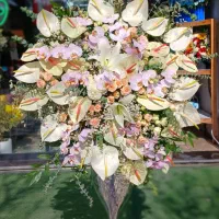 نیروی جهت کار در گلفروشی ، تزیین کار گل فروشی