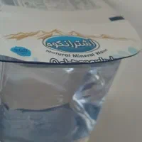 اب معدنی لیوانی