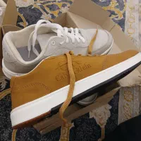 ۳ عدد کفش نو تو کارتن