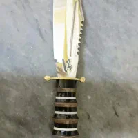 یک عدد چاقو