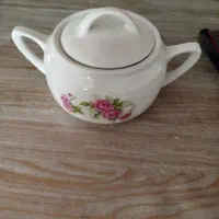 ظروف کریستالی و گل سرخی|ظروف سرو و پذیرایی|کرمان, |دیوار