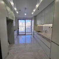 آپارتمان ۱۳۰متری،۳خواب،جنوبی،مرتب،هنرستان