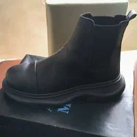 بوت الکساندر مک کویین