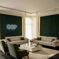 لورنت زیبا از کارخانه به خانه