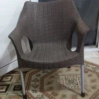 صندلی با پایه فلزی