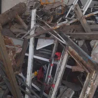 خرید و فروش ضایعات و آهن آلات در محل