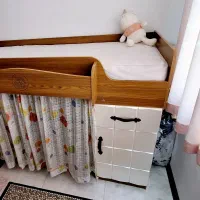 تخت نو جوان به همراه کمد و کشو بسیار کم جا|تخت و صندلی بچه|اسلام‌شهر, شهرک واوان|دیوار