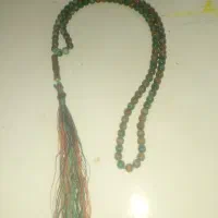 تسبیح نمیدونم چیه ولی دونه هاش سنگه