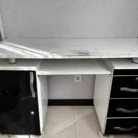 میز کار ناخن یا میز کامپیوتر