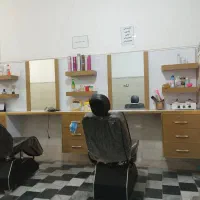 کلیه لوازم آریشگاه زنانه به فروش میرسه