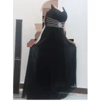 بدلیل نداشتن جا لباسها بفروش میرسد