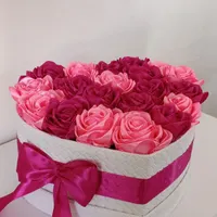 باکس گل جاودان ۲۰ شاخه ای