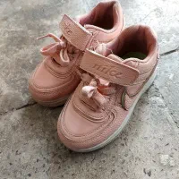 کتانی برچسبی دخترانه