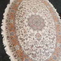 فرش کرم رنگ