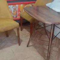 ۸عددصندلی ودوعدد میز ۴ نفره