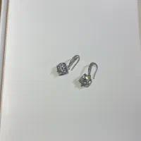 گوشواره نقره با سنگ  MOISSANITE