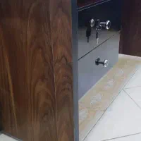 میز تحریر و کامپیوتر|میز تحریر و کامپیوتر|صدرا-فارس, فاز ۱|دیوار