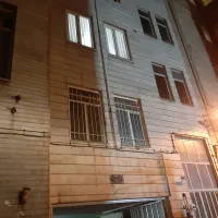 آپارتمان-سه-طبقه-تک-واحدی-فول-و-استثنایی-50-متری