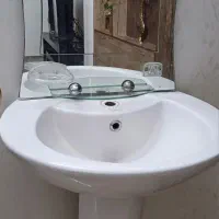 کاسه دستشویی با آینه