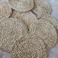 زیر بشقابی حصیری