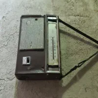 رادیو قدیمی کلکسیونی|کلکسیون اشیاء عتیقه|لردگان, |دیوار