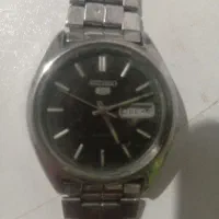 سلام خدمت دوستان فروش یک عدد ساعت