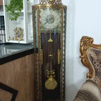 ساعت برونز ایستاده
