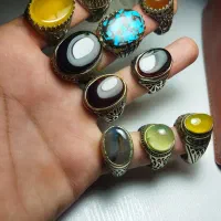 انگشتر زیبا با نگین معدنی و اصل بهشهر