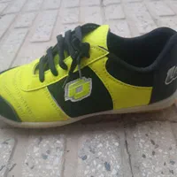 کفش فوتبال سایز 39