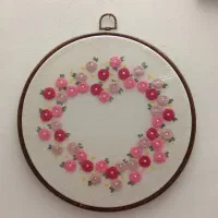 گلدوزی تابلو و لباس