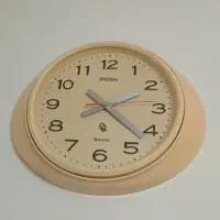 ساعت دیواری