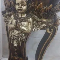 میز طرح فرشته کنار سالنی