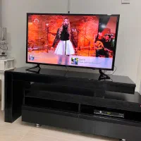 تلویزیون LED سامسونگ ۴۰ اینچ به همراه میز|تلویزیون و پروژکتور|اسلامشهر, باغ فیض|دیوار