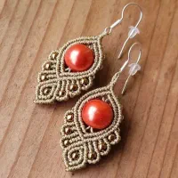گوشواره و گردنبد مکرومه