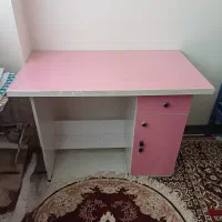 میز تحریر سالم در حد نو