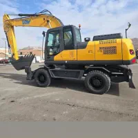 نیازمند راننده بیل مکانیکی لاستیکی