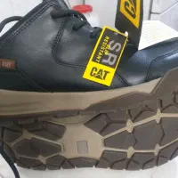 سلام دورود یه عدد کفش اسپرت خارجی اصل|کیف، کفش، کمربند|قم, سراجه (۱۵ خرداد)|دیوار