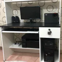 کامپیوتر به همراه میز کامپیوتر،تحریر و کتابخانه|رایانه رومیزی|کرج, گلشهر|دیوار