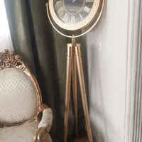 ساعت پایه دار