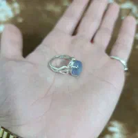 انگشتر زنانه عقیق یمن ابی (کبود) معدنی