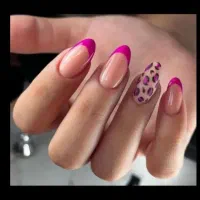 خدمات کاشت ناخن با پودر و ژل