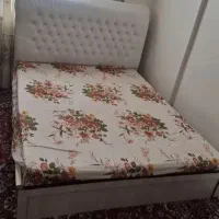 تخت خواب .کمد هم داره